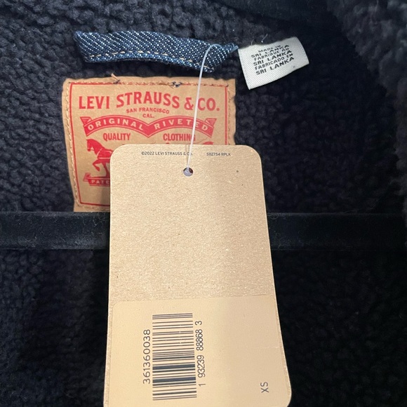 LEVI’S Sherpa Trucker Jacket in Evening Dark Wash | Size XS - Picture 3 of 5